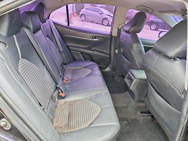 2019 TOYOTA CAMRY SE 10