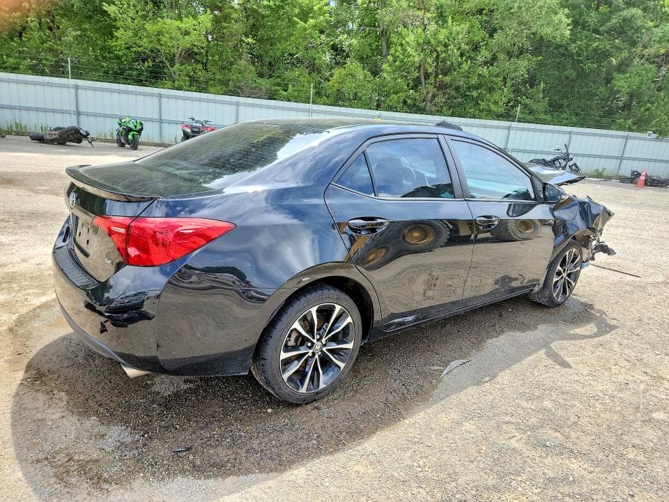 2019 TOYOTA COROLLA SE 3