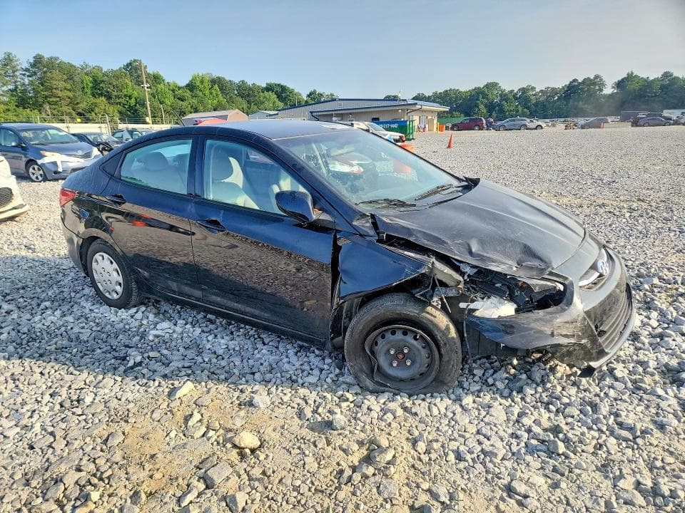 2017 HYUNDAI ACCENT SE 4