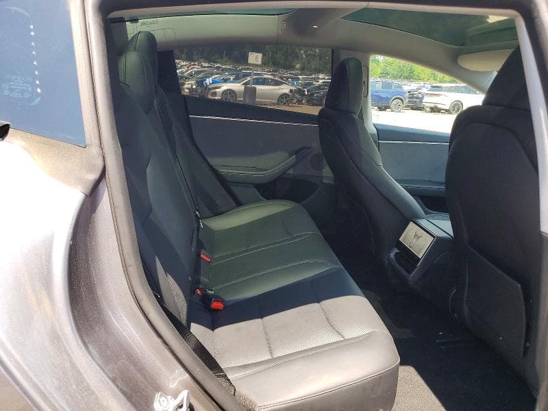 2025 TESLA MODEL 3 10