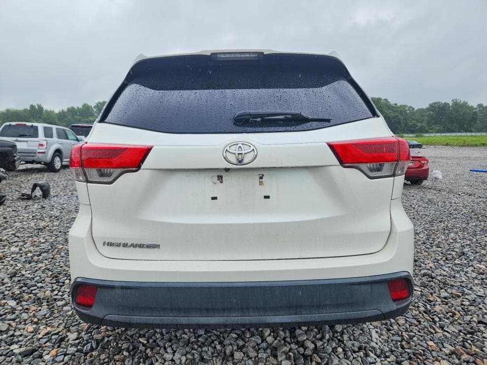 2019 TOYOTA HIGHLANDER LE 6