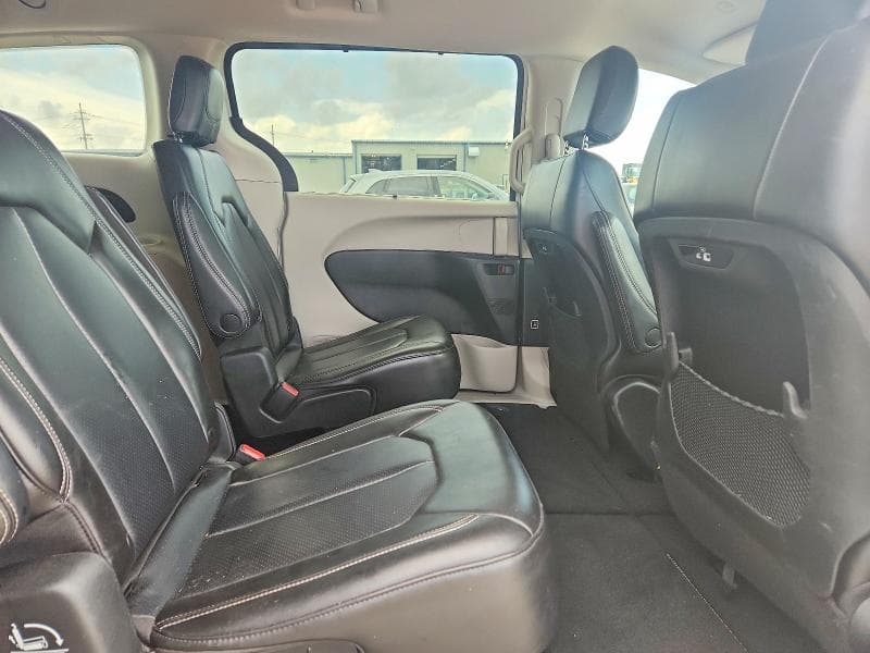 2023 CHRYSLER PACIFICA TOURING L 11