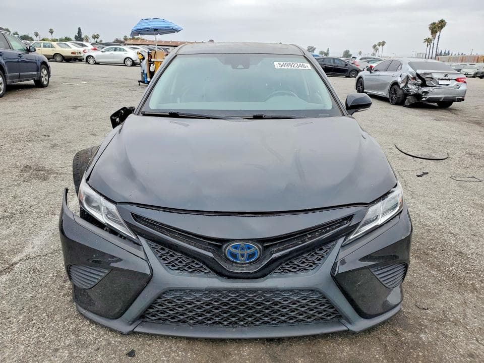 2020 TOYOTA CAMRY SE 5