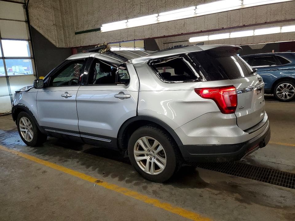 2019 FORD EXPLORER XLT 2