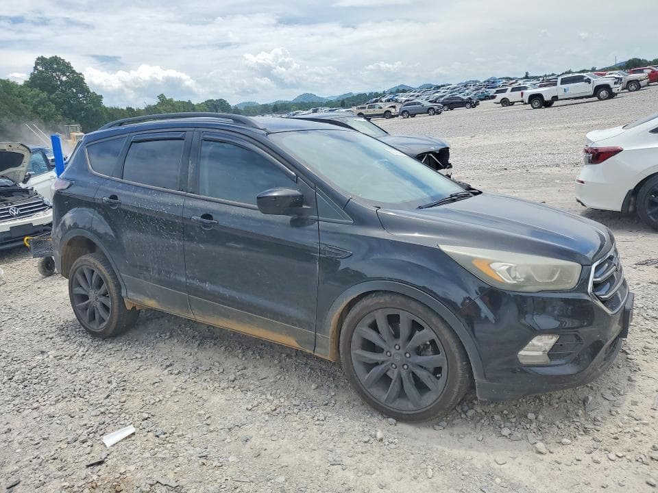 2017 FORD ESCAPE SE 4