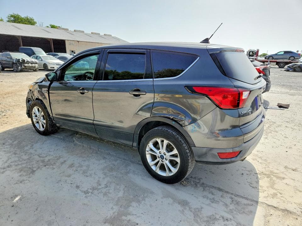 2019 FORD ESCAPE SE 2