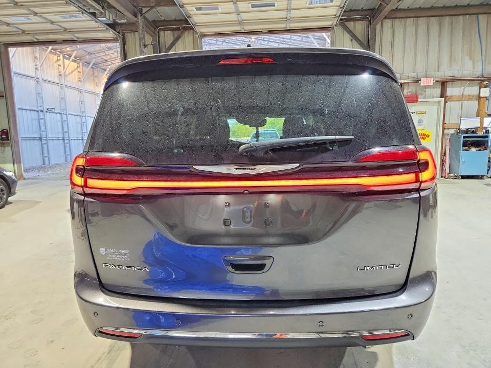 2023 CHRYSLER PACIFICA LIMITED 6