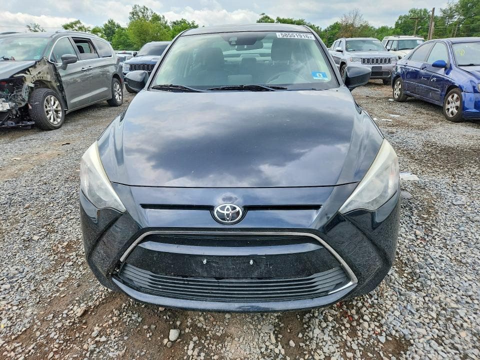 2017 TOYOTA YARIS IA BASE 5