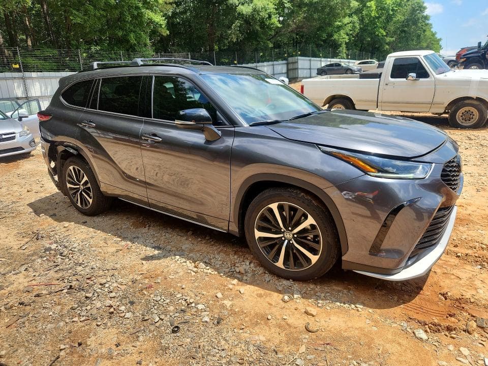 2022 TOYOTA HIGHLANDER XSE 8