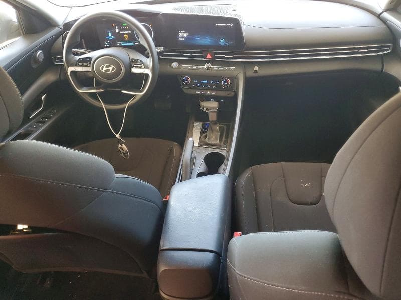 2024 HYUNDAI ELANTRA SEL 8