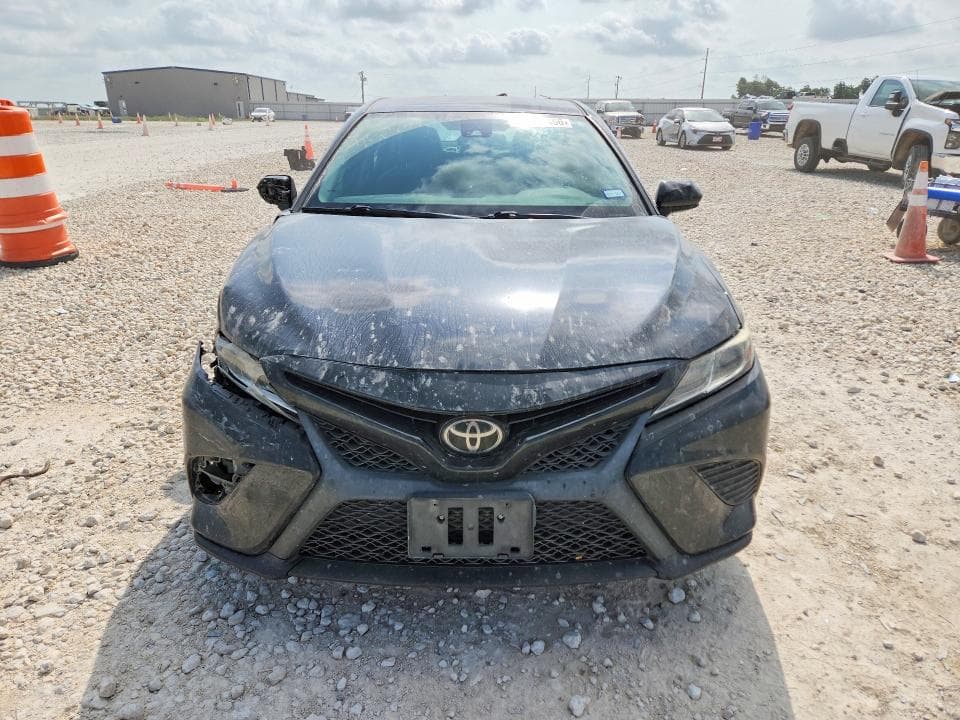 2019 TOYOTA CAMRY SE 5