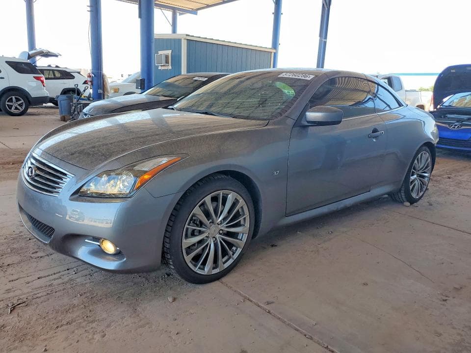 2015 INFINITI Q60