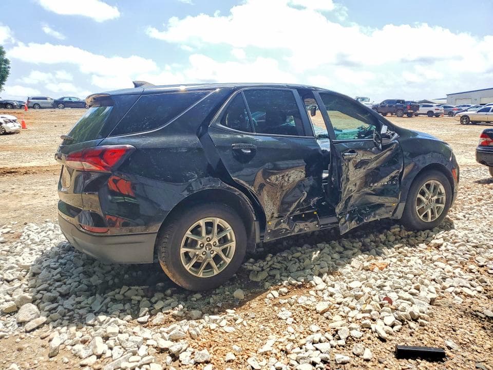 2022 CHEVROLET EQUINOX LS 3