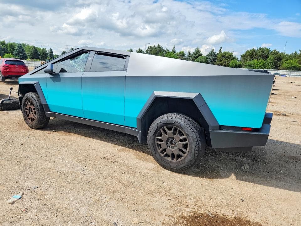 2024 TESLA CYBERTRUCK 2