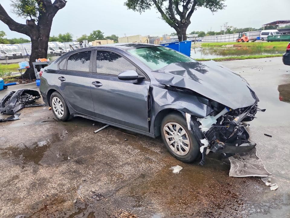 2023 KIA FORTE LX 4