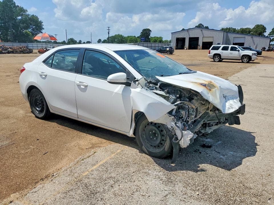 2018 TOYOTA COROLLA LE 4