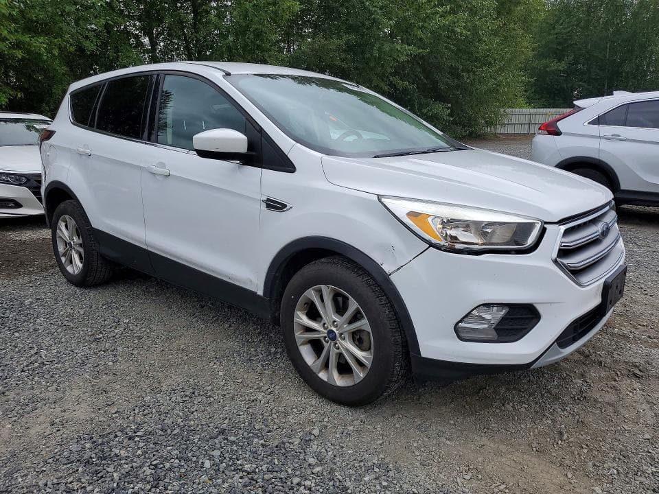 2017 FORD ESCAPE SE 4
