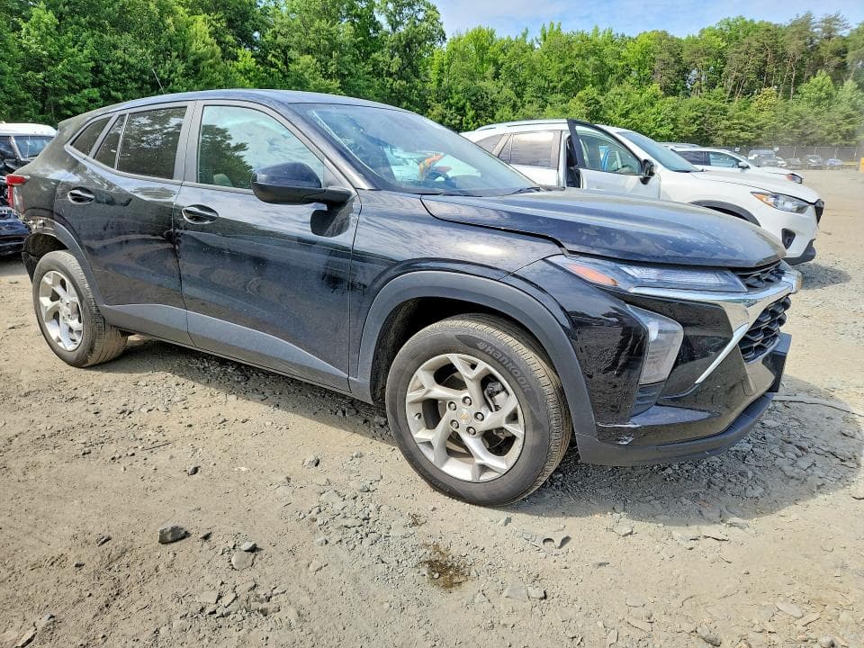 2024 CHEVROLET TRAX LS 4