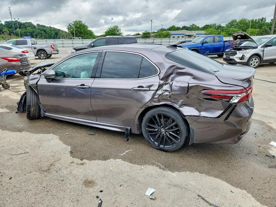 2022 TOYOTA CAMRY XSE 2