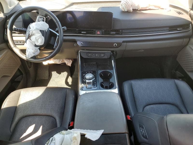 2025 KIA CARNIVAL EX 8
