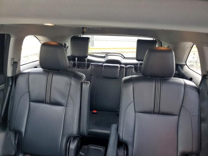 2017 TOYOTA HIGHLANDER SE 10