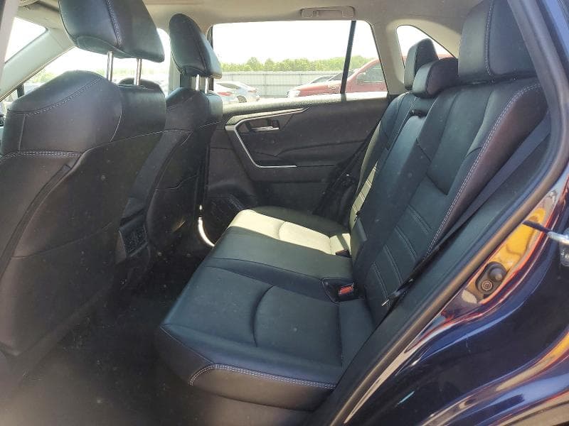 2022 TOYOTA RAV4 XLE PREMIUM 11