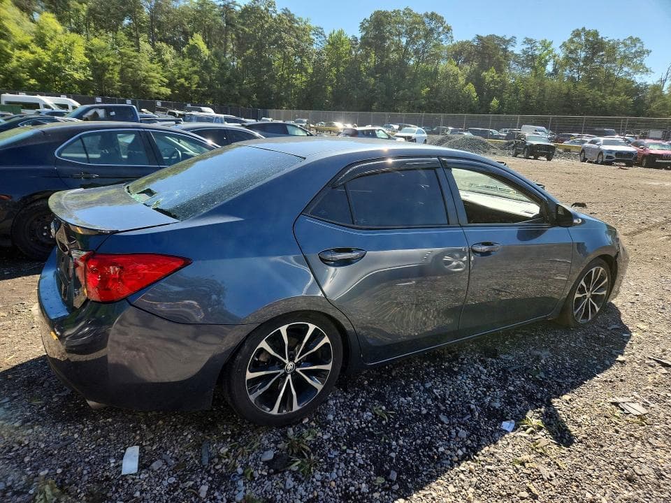 2018 TOYOTA COROLLA SE 3