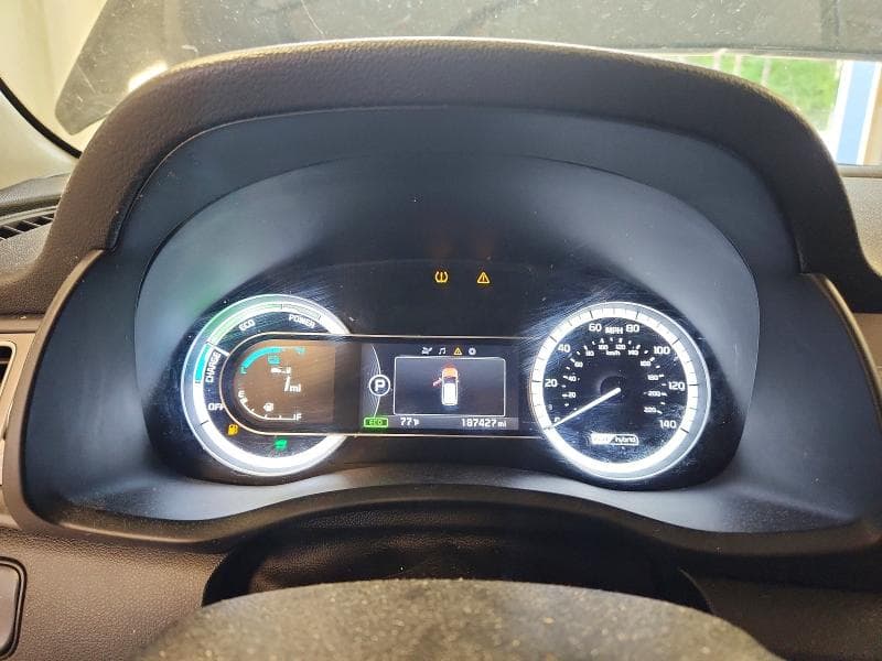 2017 KIA NIRO FE 9