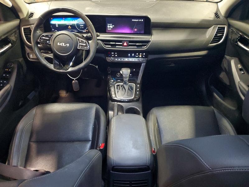 2024 KIA SELTOS EX 8