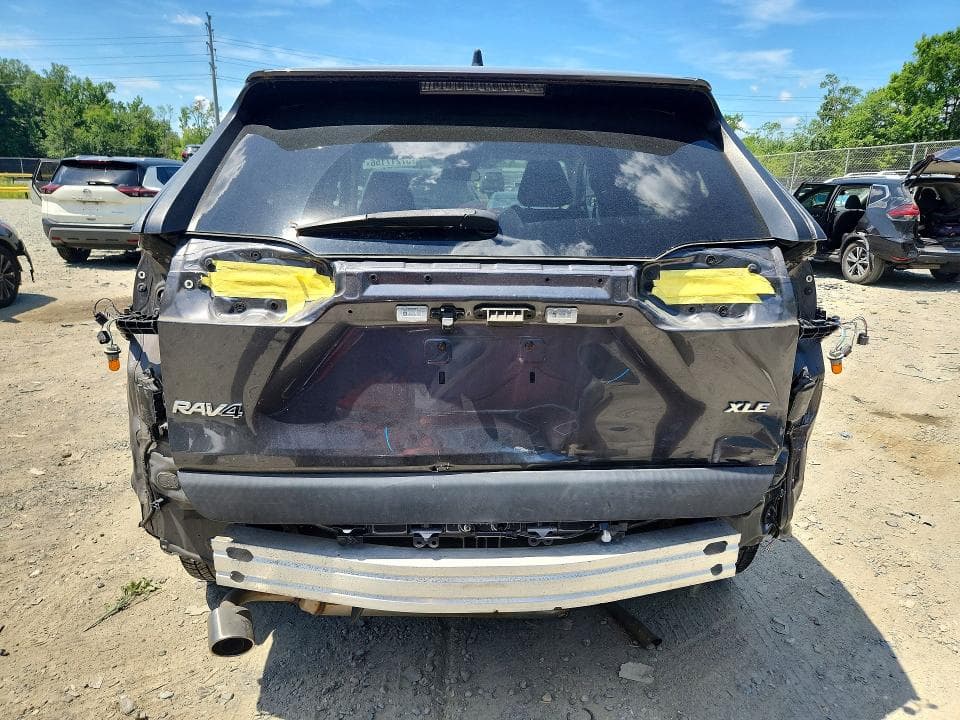 2020 TOYOTA RAV4 XLE 6