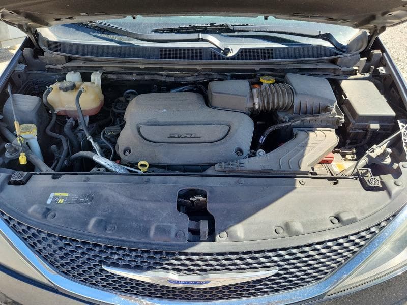 2019 CHRYSLER PACIFICA LX 12