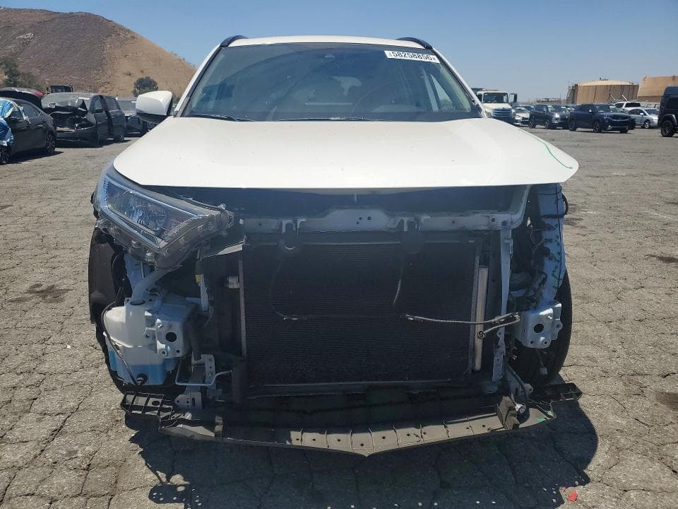 2021 TOYOTA RAV4 XLE 5