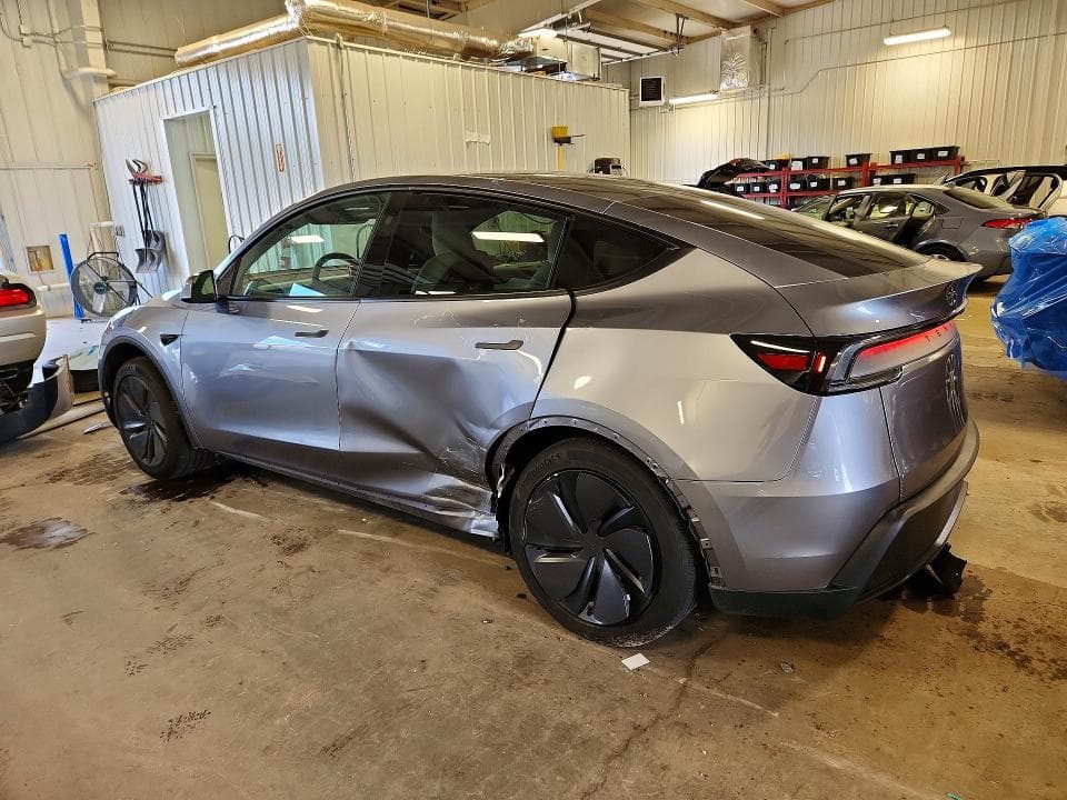 2026 TESLA MODEL Y 2