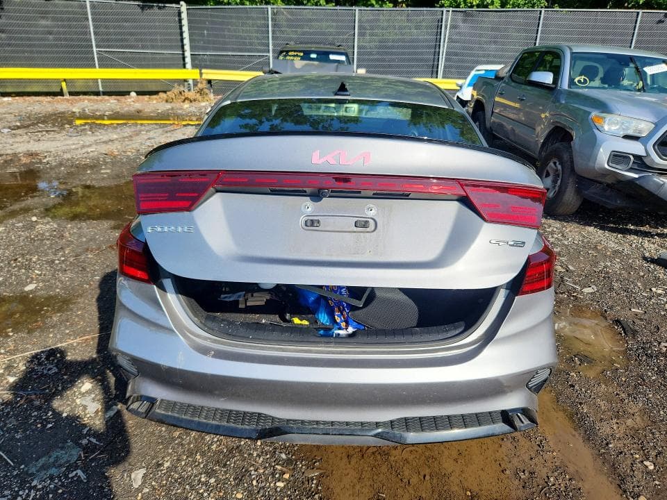 2024 KIA FORTE GT LINE 6