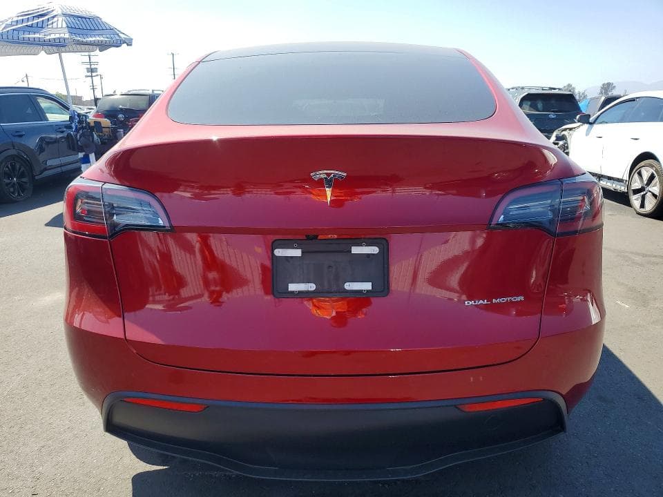2024 TESLA MODEL Y 6
