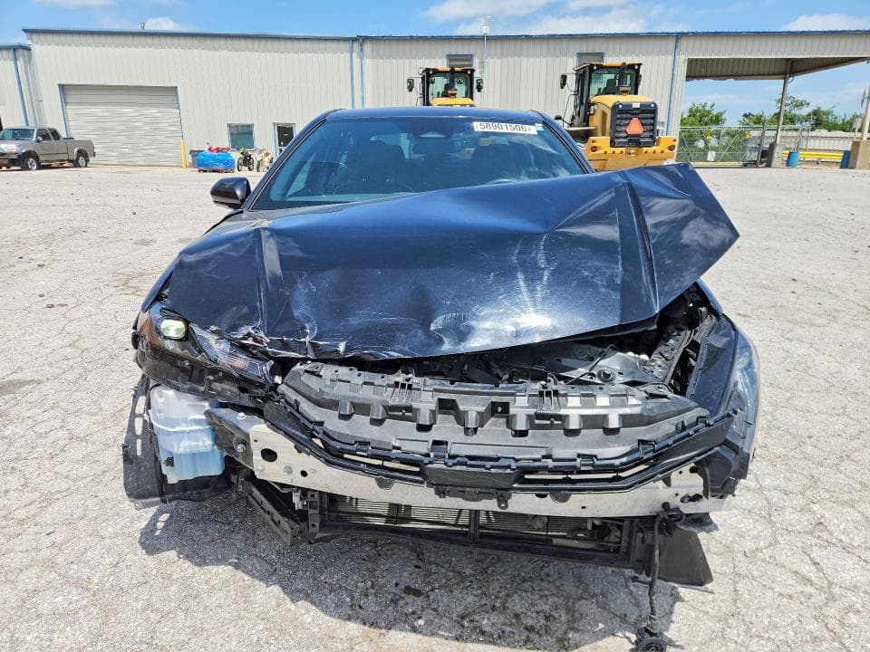 2025 TOYOTA CAMRY SE 5