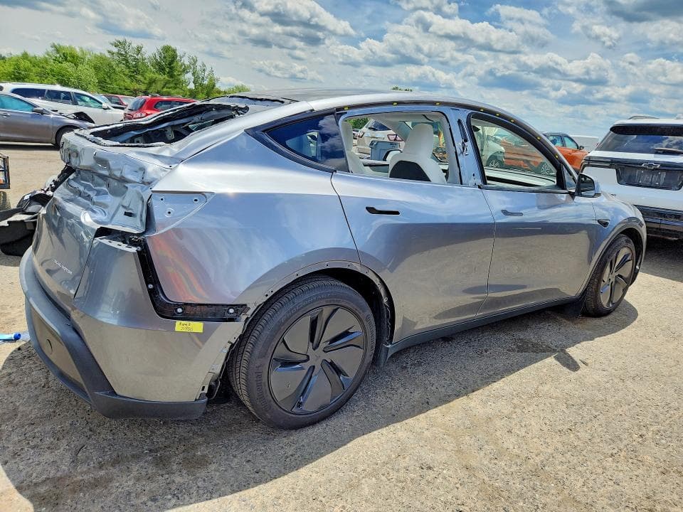 2026 TESLA MODEL Y 3