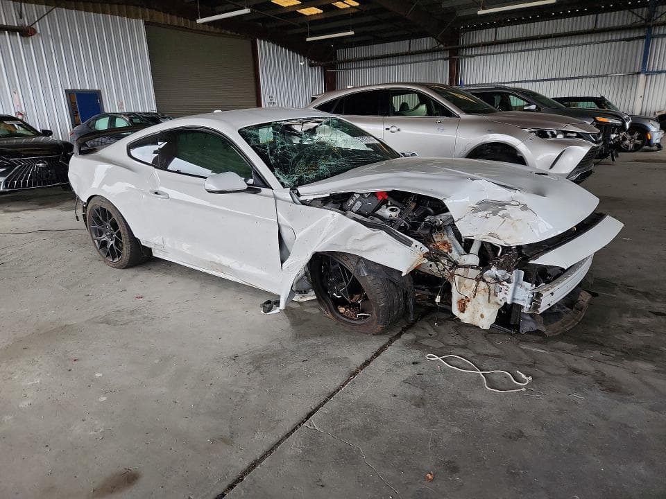 2019 FORD MUSTANG 4