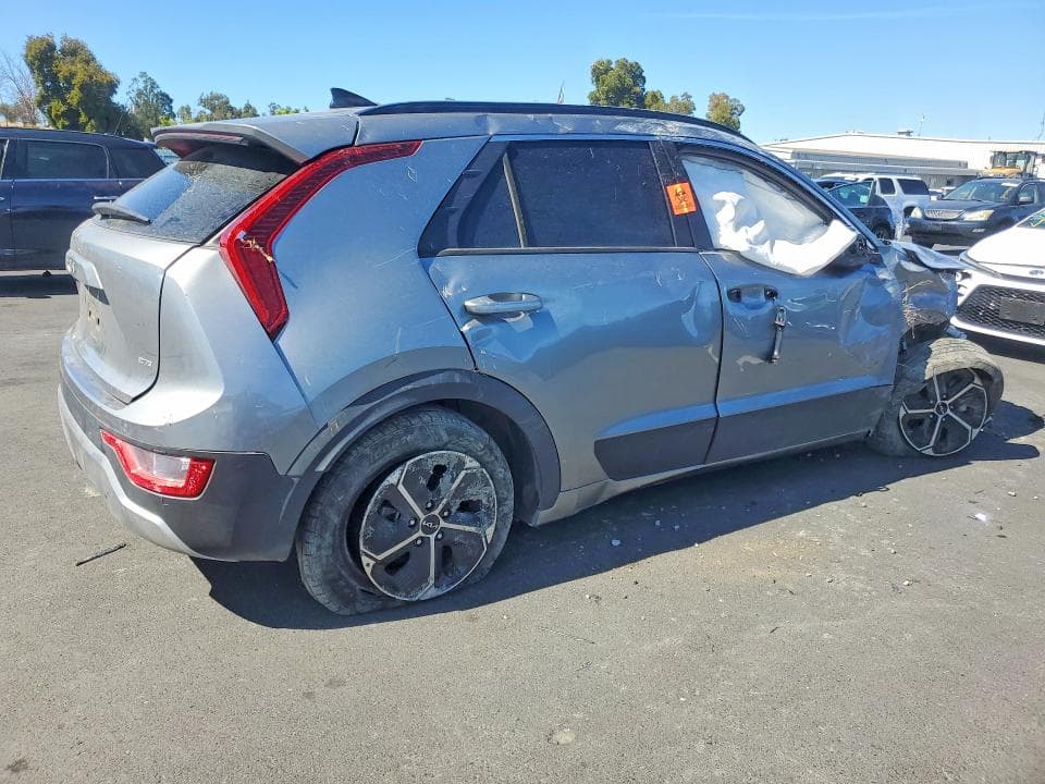 2023 KIA NIRO EX 3