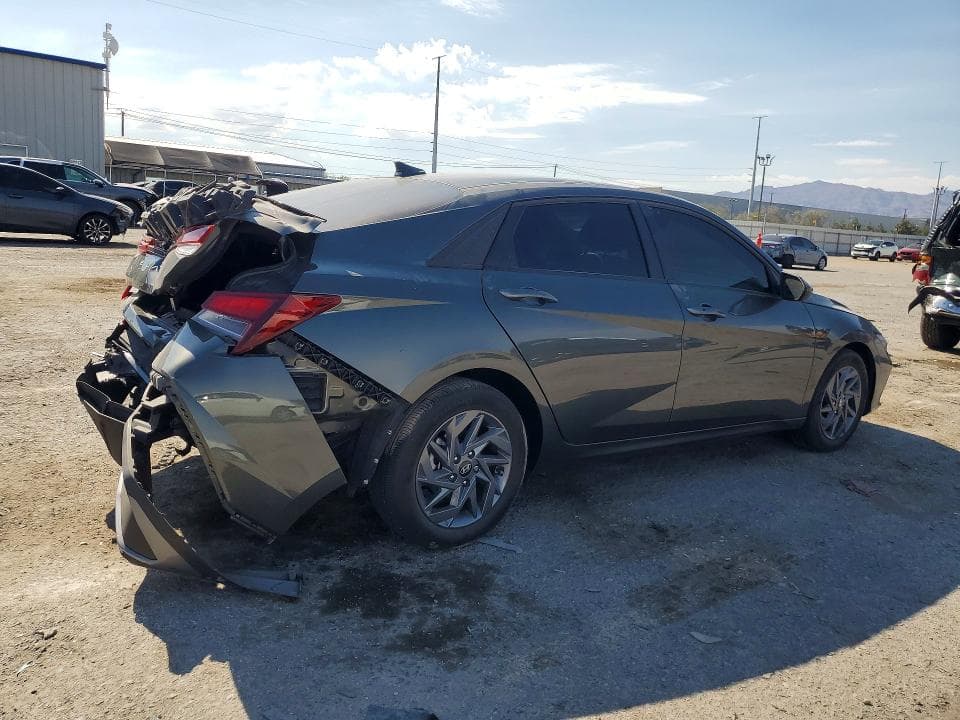2024 HYUNDAI ELANTRA SEL 3