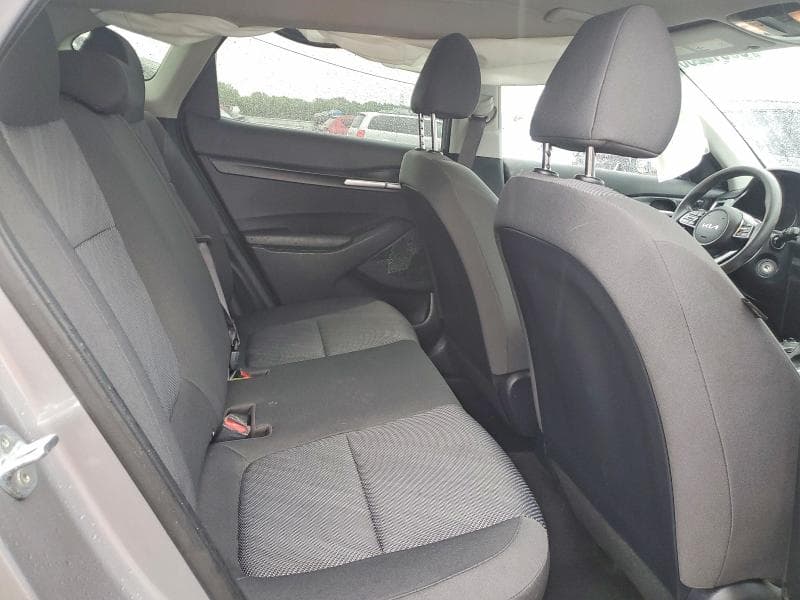 2022 KIA SELTOS LX 10