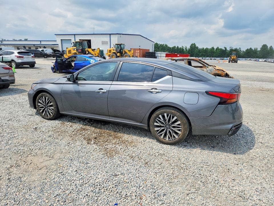 2024 NISSAN ALTIMA SV 2
