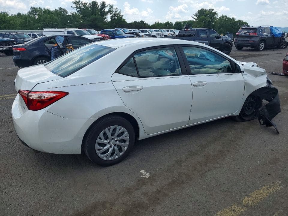 2017 TOYOTA COROLLA LE 3