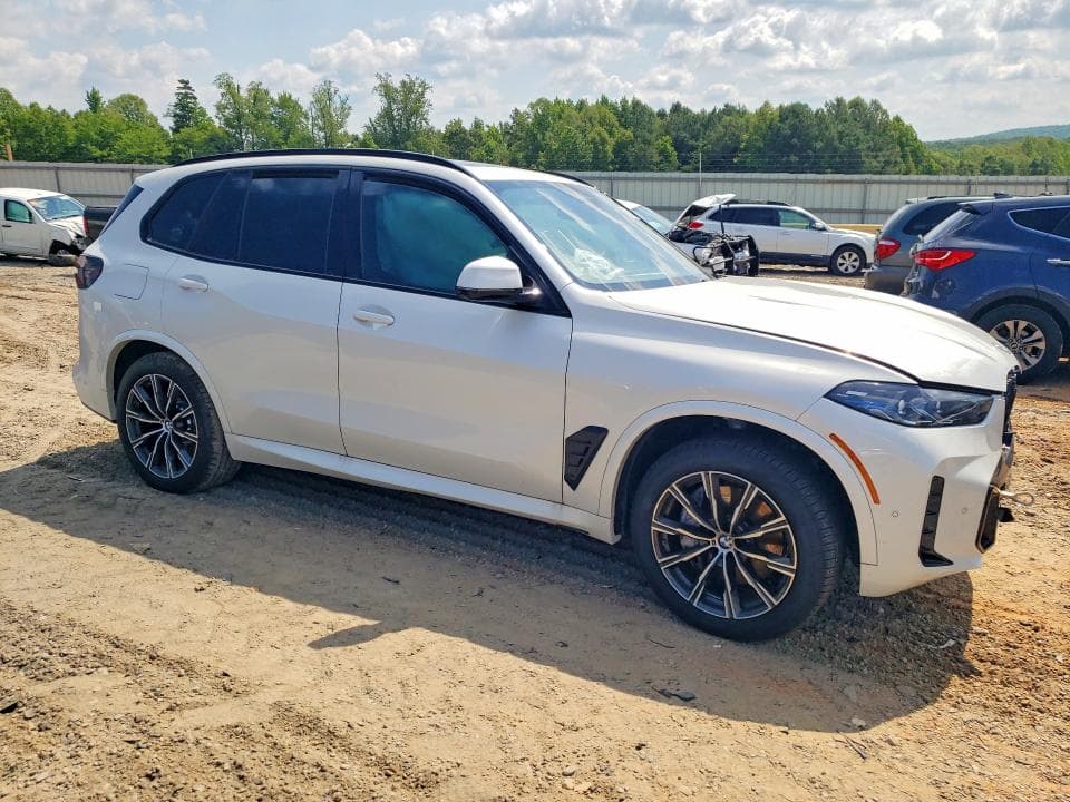 2026 BMW X5 XDRIVE50E 4