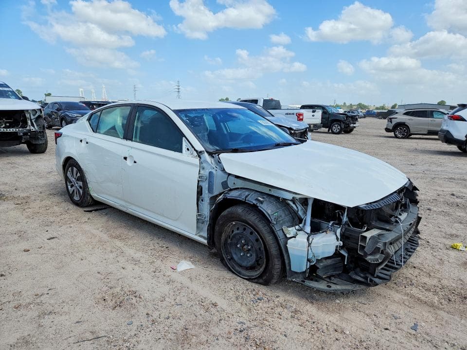 2024 NISSAN ALTIMA S 4