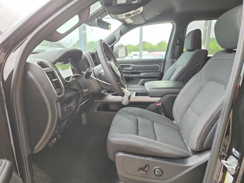 2025 RAM 1500 BIG HORN 7