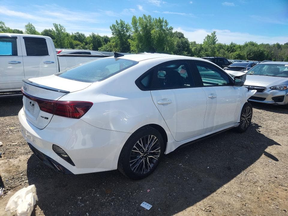 2023 KIA FORTE GT LINE 3