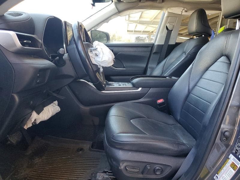 2020 TOYOTA HIGHLANDER XLE 7