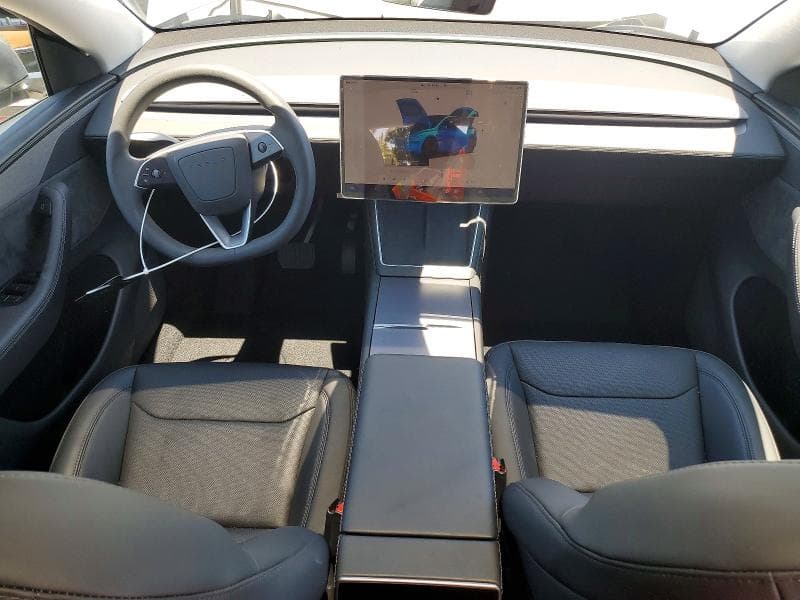 2026 TESLA MODEL Y 8