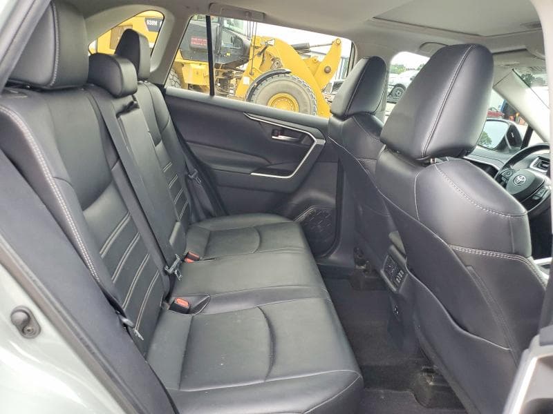 2019 TOYOTA RAV4 XLE PREMIUM 11
